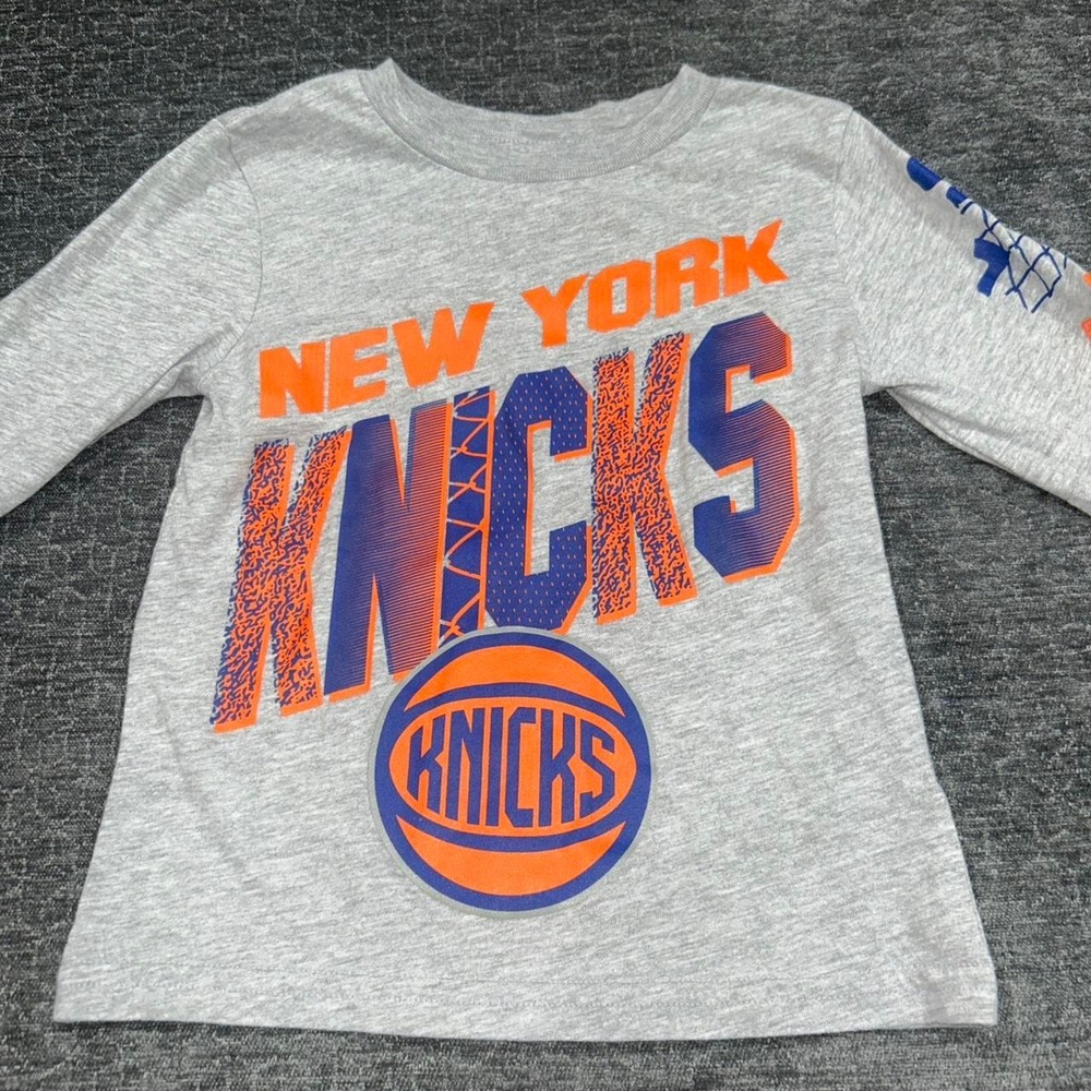 New York Knicks Kids Long Sleeve Shirt Size‎ 4 Gray NBA Basketball Tee